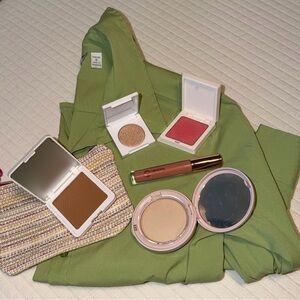 Light Spring Glow Up Bundle (Fenty and Wander Beauty)